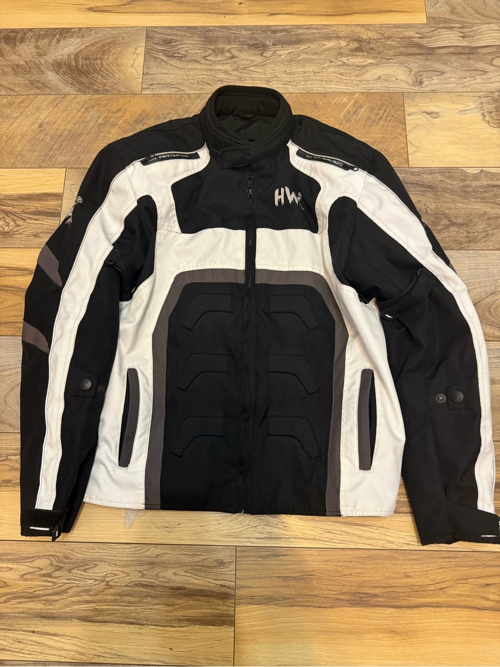 HW Men's Black and White Performance Jacket